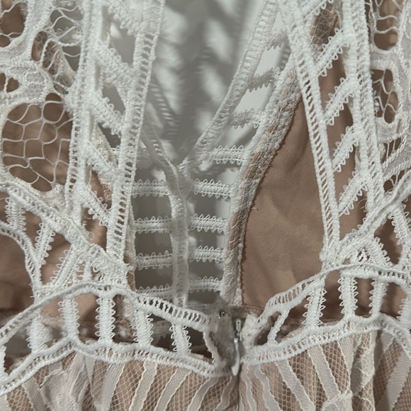 Selfie Leslie Lace Crochet Romper-Medium - Picture 10 of 12